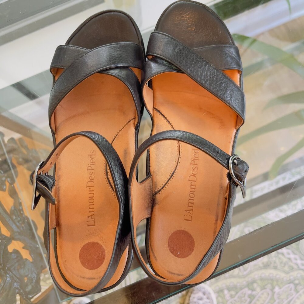 L'Amour des Pieds Casimiro Black Leather Sandal Size 8 – Arch Support, Buckle